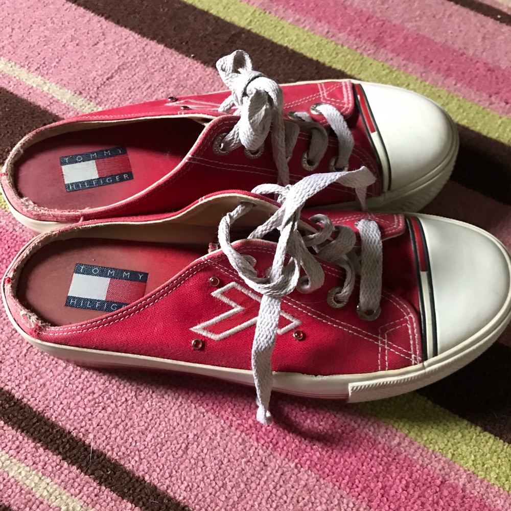 super cute tommy shoes